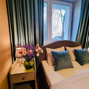 https://my-beloved-warsaw-zurawia-street-00-512.warsawhotelspoland.com
